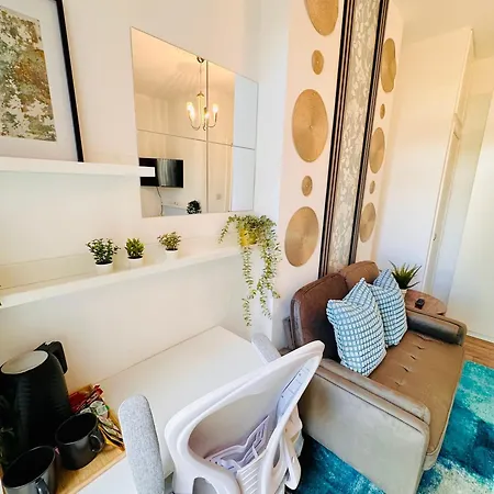 R2 - Elegant Private Opposite Queen Elizabeth Hospital - Harborne *