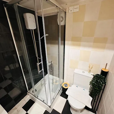 Pensjonat R2 - Elegant Private Opposite Queen Elizabeth Hospital - Harborne