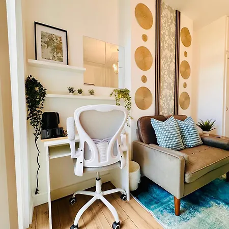R2 - Elegant Private Opposite Queen Elizabeth Hospital - Harborne Pensjonat