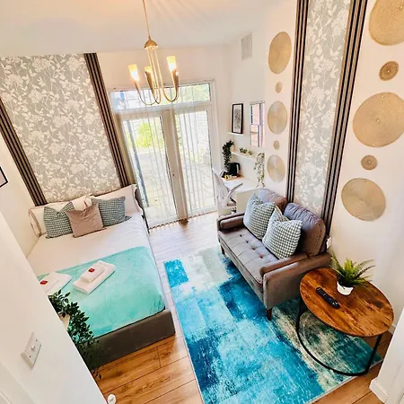 Pensjonat R2 - Elegant Private Opposite Queen Elizabeth Hospital - Harborne